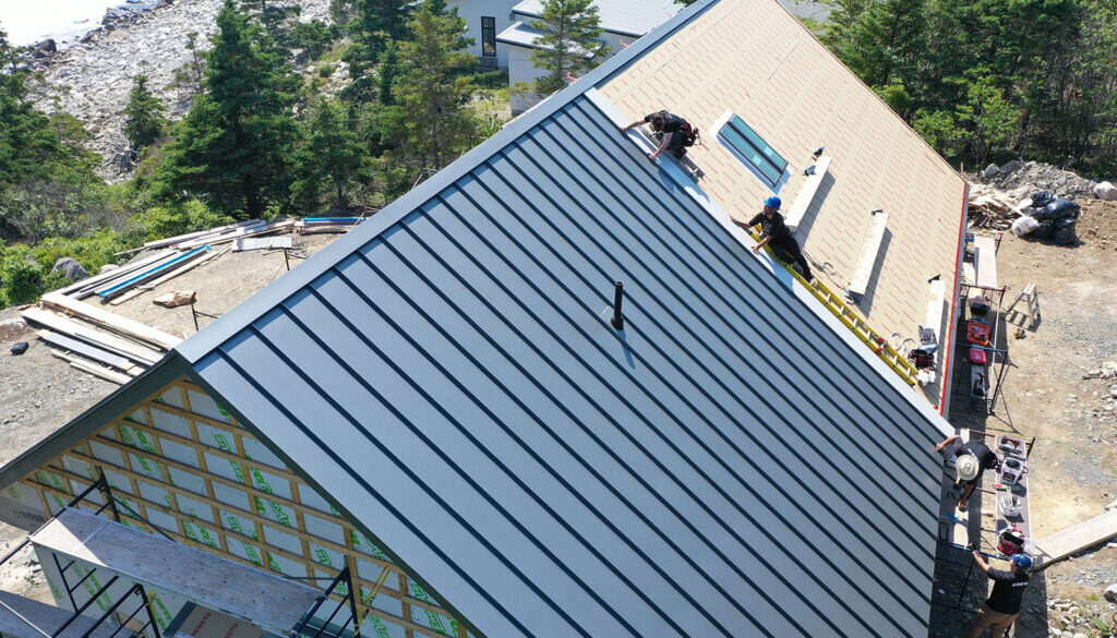 Metal roof vs asphalt roof - what's the difference?