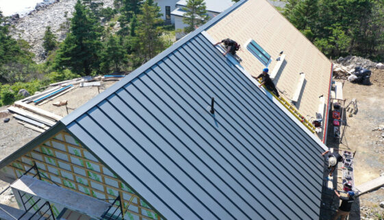 Metal roof vs asphalt roof - what's the difference?
